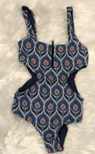 Load image into Gallery viewer, Tavik+ Victoria One Piece Mon White Sand Reversible Size XS