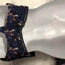 Load image into Gallery viewer, Tavik+ Evan Scoop Neck Flutter Top with Crochet Detail Floral Camo Size Medium