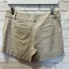 Load image into Gallery viewer, Ann Taylor Shorts Size 2
