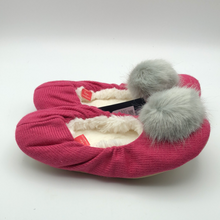 Load image into Gallery viewer, Jowles Pink Fuzzy Slippers Size L 9-10
