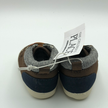 Load image into Gallery viewer, Baby Boys Soft High Top Brown Shoes 3-6 Months
