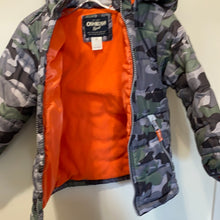 Load image into Gallery viewer, Osh Kosh B Gosh Camoflauge Winter Coat Size 5 T
