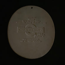 Load image into Gallery viewer, Henn workshops 1998 limited edition giraffe Noah’s Ark cookie mold
