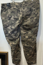 Load image into Gallery viewer, Lane Bryant Camo Pants
