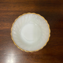 Load image into Gallery viewer, Dinnerware by Anchor Hocking-4 bowls
