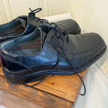 Load image into Gallery viewer, Dockers Prostyle Shoes All Motion Comfort Size 11.5W
