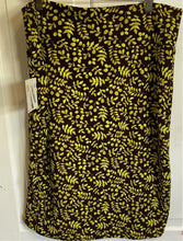 Load image into Gallery viewer, LuLaRoe Skirt 3XL
