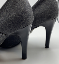Load image into Gallery viewer, Dana Buchman Grey Wool High Heels Size 9.5M
