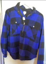 Load image into Gallery viewer, J. Crew Shirt Size Large
