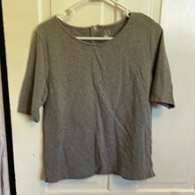 Load image into Gallery viewer, New York &amp; Company Large Shirt
